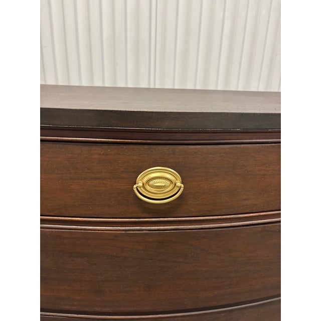 Wood Colonial Serpentine Hepplewhite Mahogany Chest For Sale - Image 7 of 12