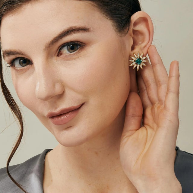 Contemporary Syna Sunburst Earrings with Green Tourmaline and Champagne Diamonds, a Pair For Sale - Image 3 of 4