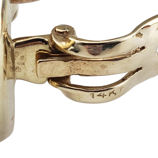 Late 20th Century 14 Karat Yellow Gold Ribbed Huggie Earrings - 2 Pieces For Sale In New York - Image 6 of 7