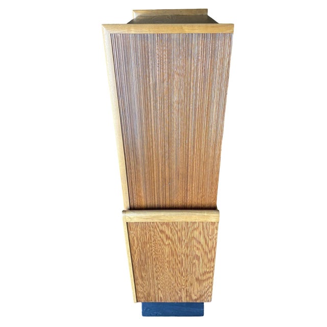 1940s Restored Paul Frankl Combed Wood Sliding Glass Display Cabinet for Brown Saltman For Sale In Los Angeles - Image 6 of 7