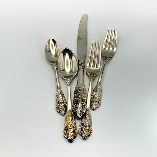 Early 21st Century “Baroque by Godinger” Silverplate 65-Piece Flatware Set: Service for 12 With Serving Pieces and Vintage Storage Chest For Sale - Image 5 of 18