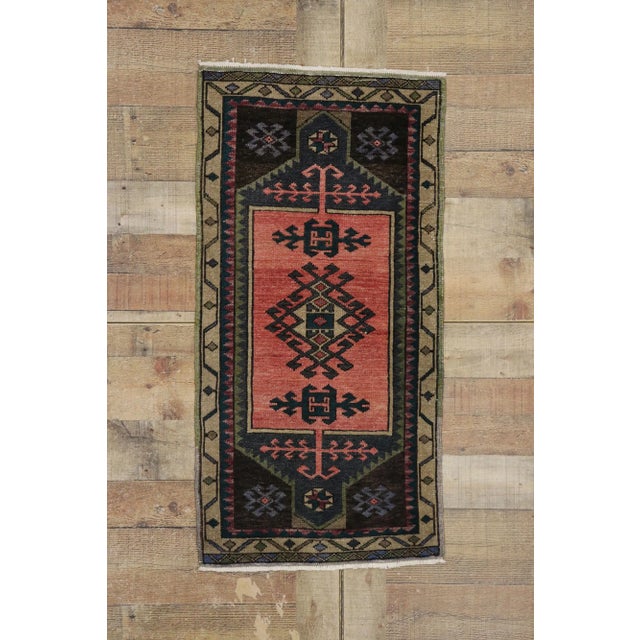 Red Vintage Turkish Oushak Rug - 01'09 X 03'06 For Sale - Image 8 of 8