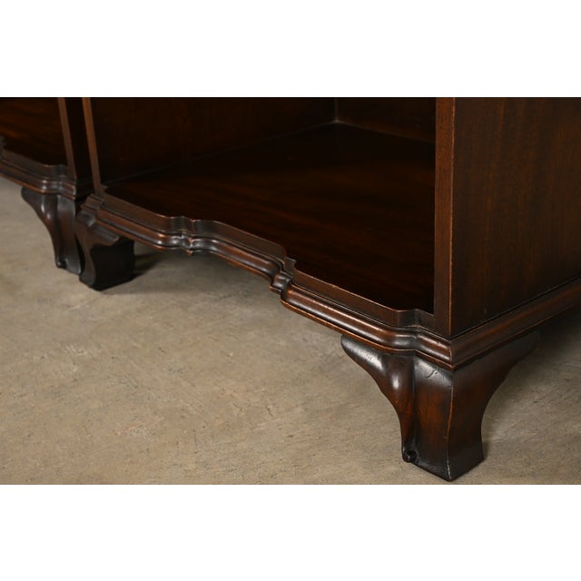 Kindel Furniture Georgian Solid Mahogany Block Front Nightstands, Pair For Sale - Image 13 of 18