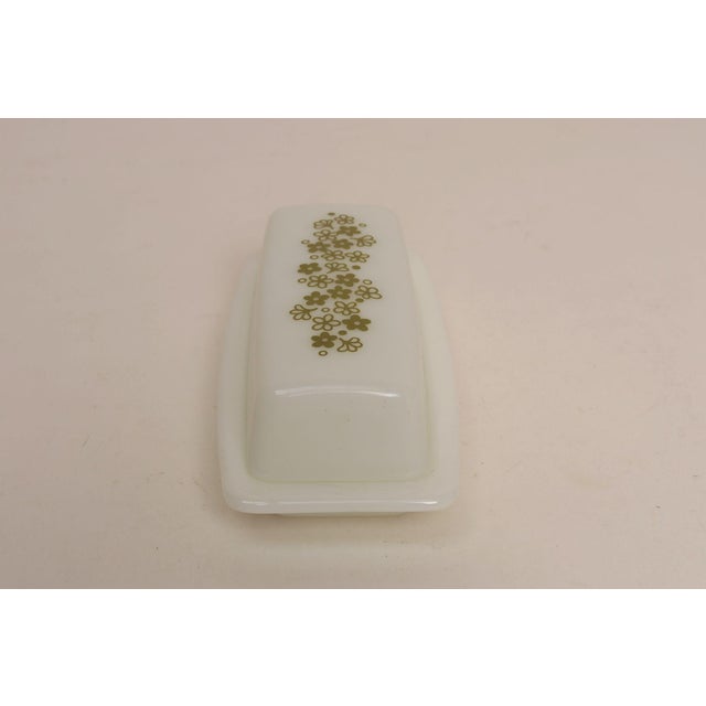 Mid-Century Modern Vintage Pyrex Spring Blossom / "Crazy Daisy" Green Floral and Milk Glass Covered Butter Dish For Sale - Image 3 of 12