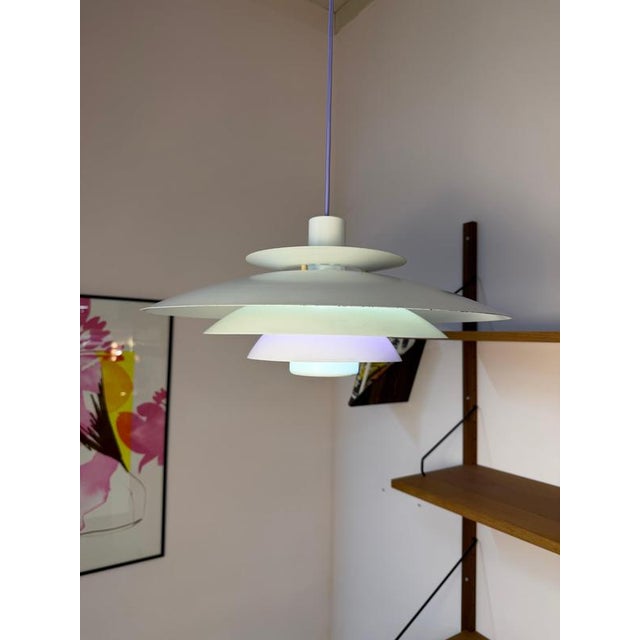 2000 - 2009 White and Purple Louvered Lamp by Formlight, 1970s, Metal For Sale - Image 5 of 11