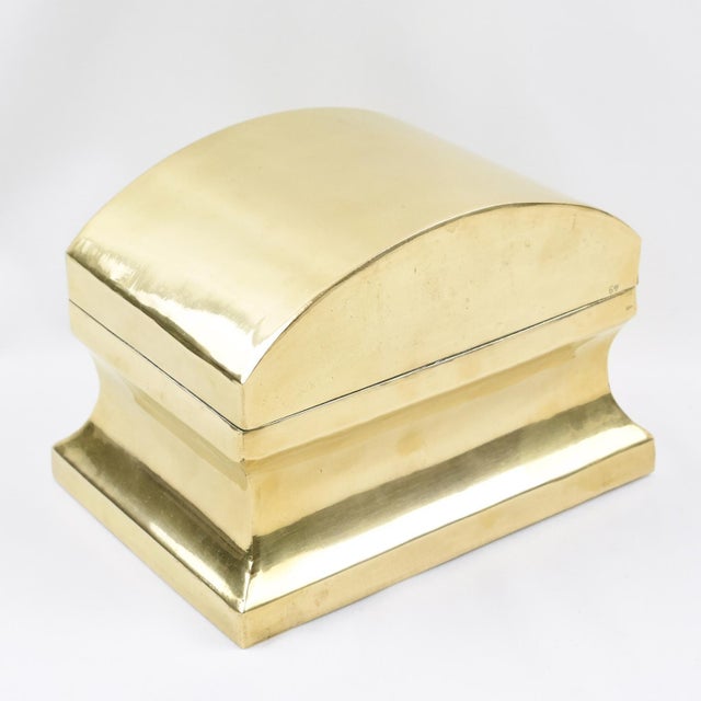This stylish neoclassical Mid-Century modernist decorative lidded box or tea caddy boasts a rectangular shape with a...