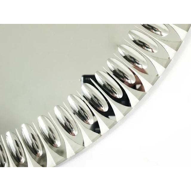 Optical Effect Facetted Round Wall Mirror from Cristal Arte, Italy, 1960s For Sale - Image 3 of 12