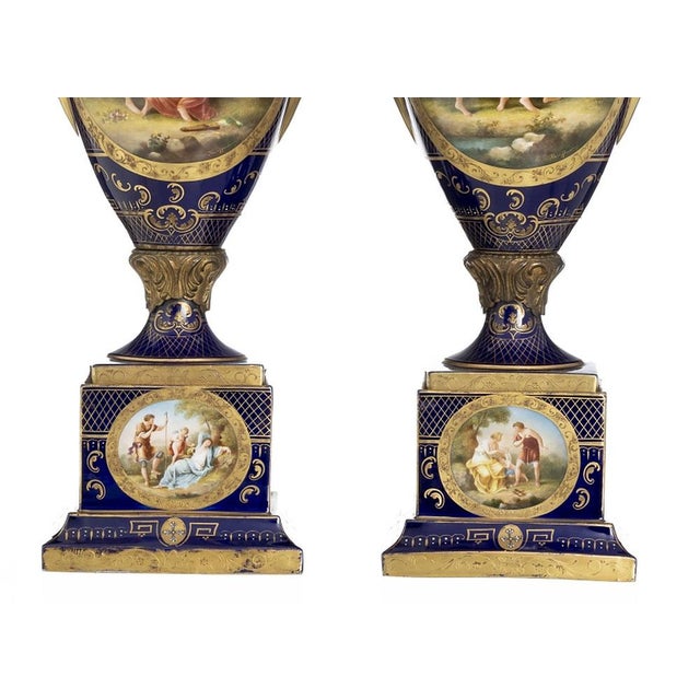 Porcelain Vases with Lids from Royal Vienna, 19th Century, Set of 2 For Sale - Image 6 of 8