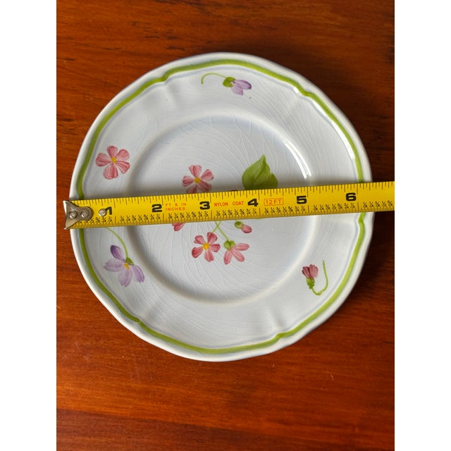 Ceramic Set of 4 Longchamp France Hand-Painted Floral Bread Plates, French Faience, Peint À La Main For Sale - Image 7 of 9