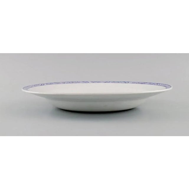 Faience Vas Serving Dish and Fifteen Plates by Wilhelm Kåge for Gustavsberg, Set of 16 For Sale - Image 4 of 8