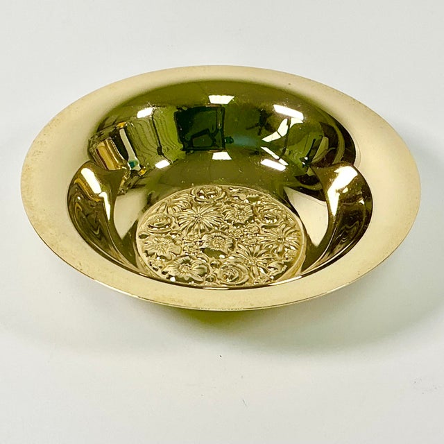 Hollywood Regency Mid 20th Century Hollywood Regency Chippendale Gold-Plated Candy Dish. For Sale - Image 3 of 10