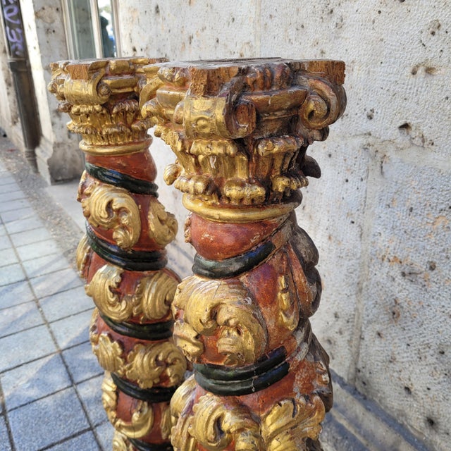 Forest Green Solomonic Columns in Carved, Gilded and Polychrome Wood, 18th Century, Set of 2 For Sale - Image 8 of 18