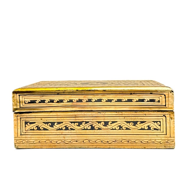 Mid-Century Modern Vintage Mid-Century Burmese Black & Gold Shwe Zawa Lacquer Chinthe Box For Sale - Image 3 of 8