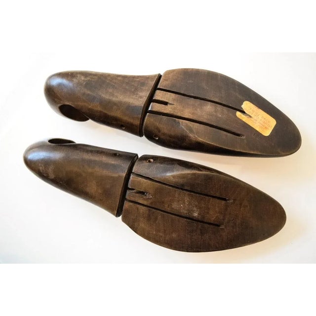 Early 20th Century Pair of Antique Wooden Shoe Forms j.v. Shoe Tree Co, Brockton, Mass For Sale - Image 5 of 6