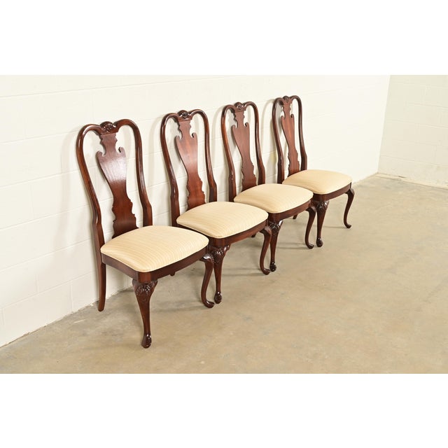 Thomasville Thomasville Queen Anne Carved Solid Mahogany Dining Chairs, Set of Four For Sale - Image 4 of 13