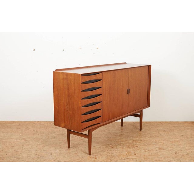 Wood Model OS63 Highboard in Teak and Black Painted Recessed Handles by Arne Vodder for Sibast, 1958 For Sale - Image 7 of 12
