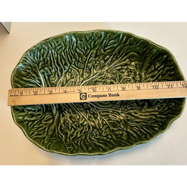 1980s Vintage Olfaire Majolica Style Portugal Oval Cabbage Leaf Serving Bowl Platter For Sale - Image 5 of 5
