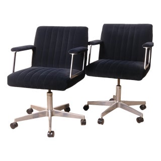 Swivel Desk Chairs in Blue Velvet in the style of Osvaldo Borsani, 1970s, Set of 2 For Sale