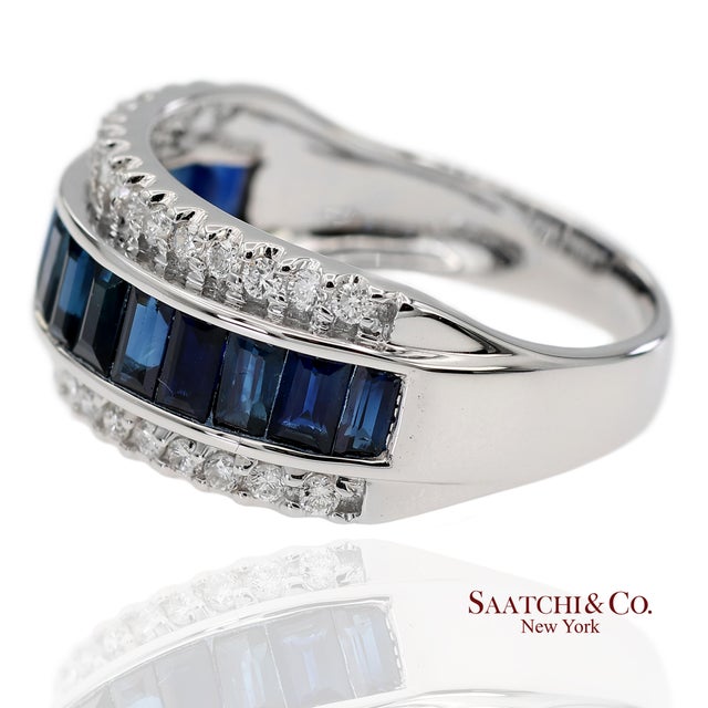 Contemporary 18k 750 Solid White Gold Natural Diamond and Natural Sapphire Band Ring, Size 7 For Sale - Image 3 of 11