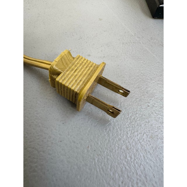 Vintage Stretching Lion Bronzed Metal and Marble Desk Writing Table Foyer Table Lamp For Sale - Image 10 of 12