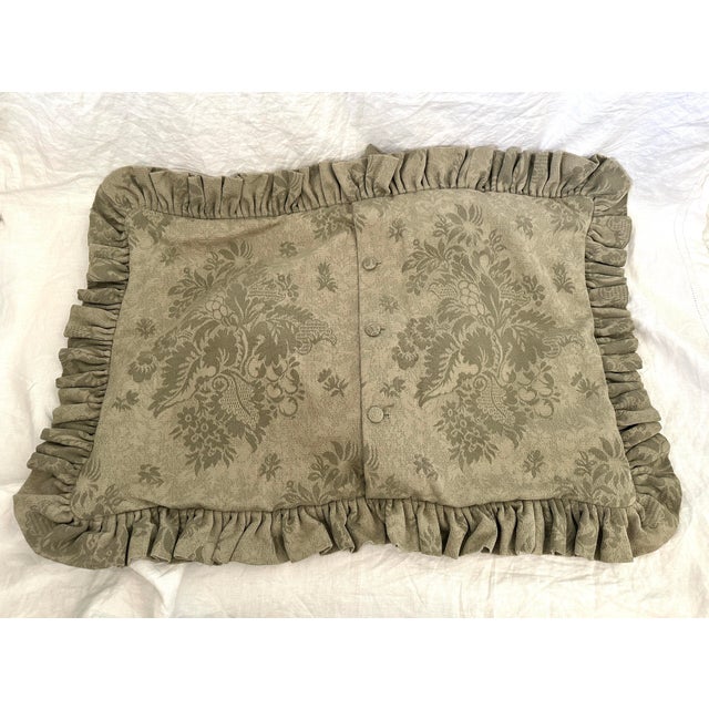 1990s Pair of Ralph Lauren Style Ruffle Trimmed King Pillow Shams For Sale - Image 5 of 6