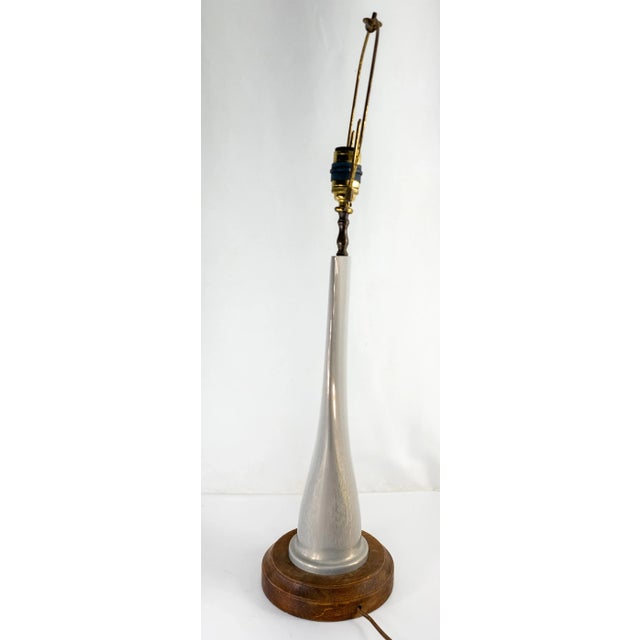 Mid-Century Modern Mid Century Modern Decorative Propeller Form Table Lamp For Sale - Image 3 of 10