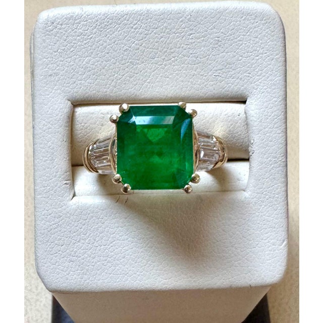 Early 21st Century GIA Certified 3.41 Ct Octagonal Colombian Emerald & Diamond Ring 14K Yellow Gold For Sale - Image 5 of 18