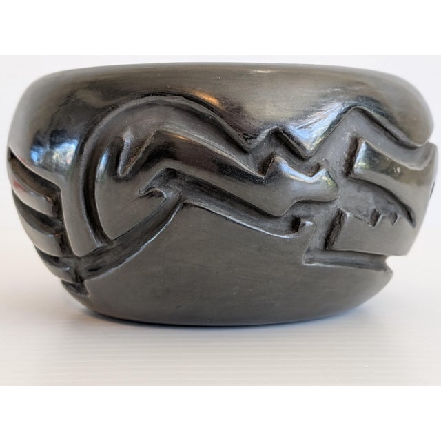 1980s Santa Clara Pueblo Blackware Avanyu Pottery Pot Signed Billy Cain For Sale - Image 4 of 7