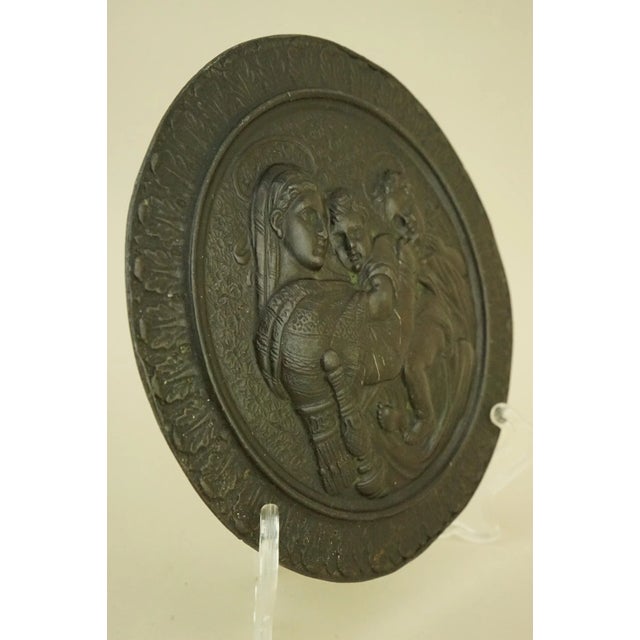 Bronze Medallion with Bas-Relief depicting the Madonna Della Seggiola by Raffaello Sanzio, Italy, Late 1800s For Sale - Image 3 of 18