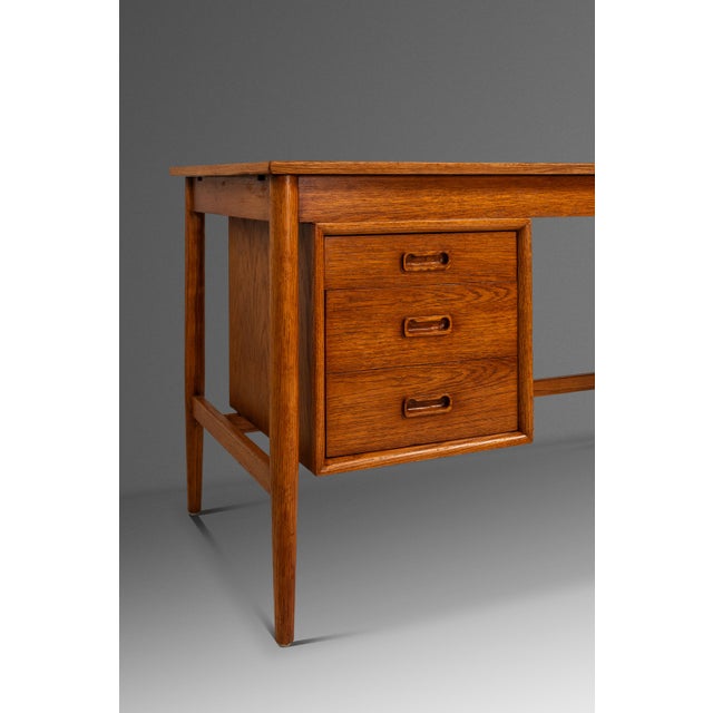 Mid-Century Danish Modern Writer's Desk in Oak Attributed to Arne Vodder for Sigh & Søns, Denmark, C. 1960s For Sale - Image 11 of 14