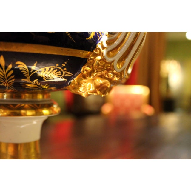 19th Century Italian Ginori Glazed and Parcel Gilt Porcelain Armorial Vase For Sale - Image 14 of 17