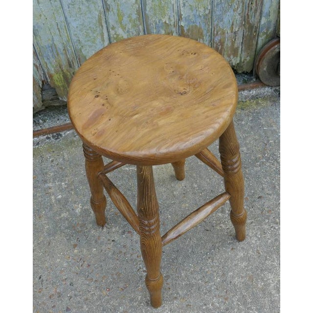 A lovely country piece with a superb natural colour and a gorgeous patina, it has a thick elm seat and turned sturdy legs,...
