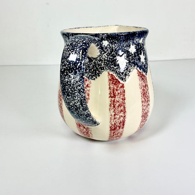 1980s Vintage Boho Chic Americana Stars & Stripes Sponge Style Patriotic Pitcher For Sale - Image 6 of 11