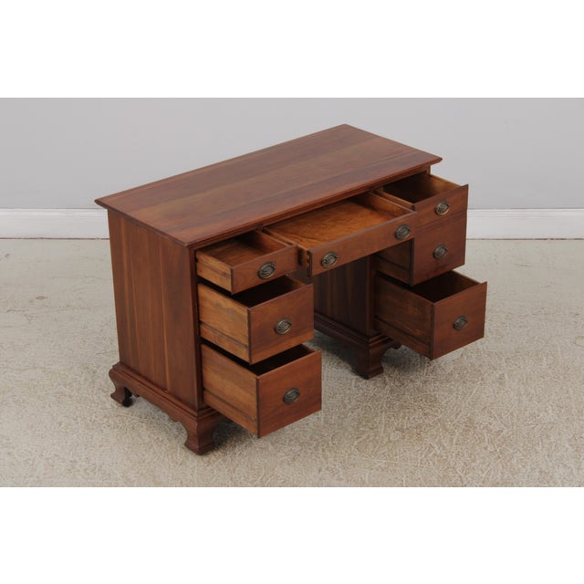 Stickley Cherry Kneehole Desk Vanity & Bench For Sale In Philadelphia - Image 6 of 18