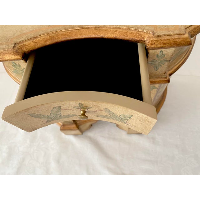 Hand Carved and Hand Painted Jewelry/Collector/Trinket/ Box Excellent Mint Condition Vintage.. For Sale - Image 9 of 14