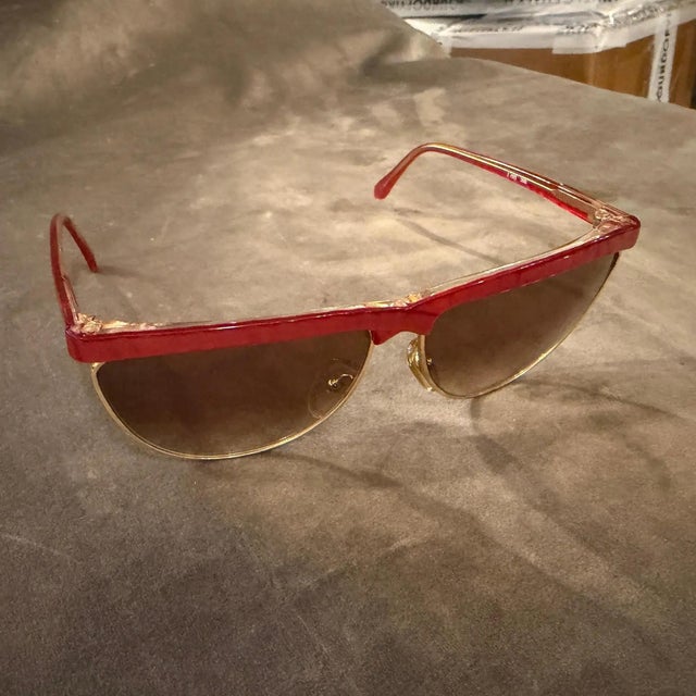 1980s 1980s Vintage Red Acetate Oversized Cat-Eyes Sunglasses by Laura Biagiotti For Sale - Image 5 of 12