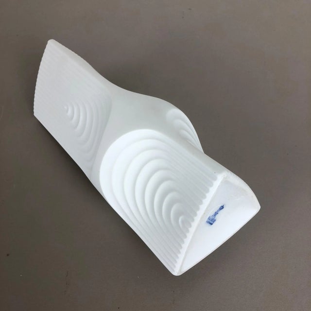 German Op Art Biscuit Porcelain Vase from Ak Kaiser, Germany, 1970s For Sale - Image 13 of 14