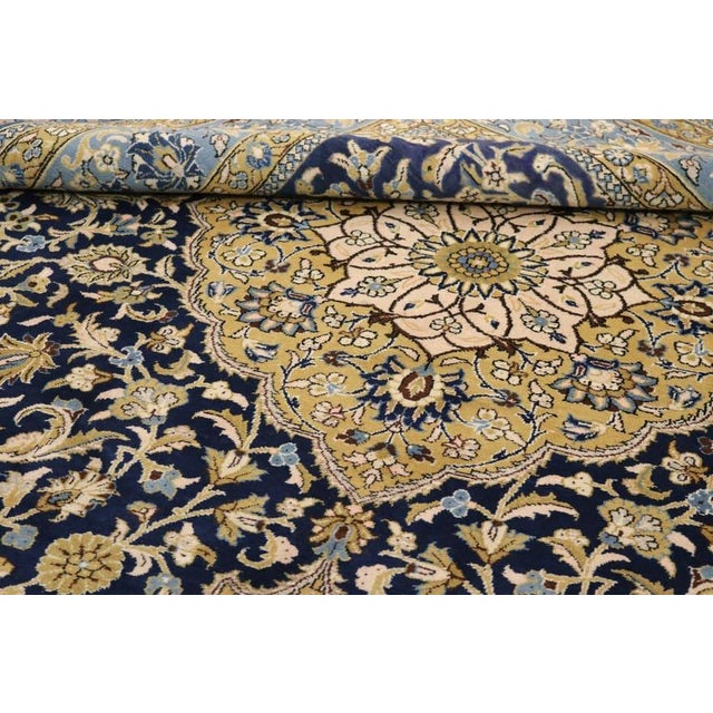 Middle Eastern Rug in Wool For Sale - Image 4 of 6