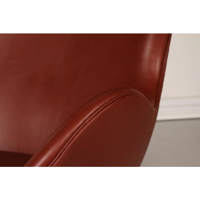 Brown Danish Model 3316 Egg Chair in Leather by Arne Jacobsen for Fritz Hansen, 1969 For Sale - Image 8 of 13