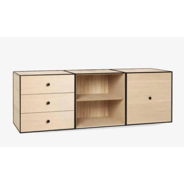 49 Oak frame box Trio by Lassen Dimensions: D 147 x W 42 x H 49 cm Materials: finér, melamin, melamine, metal, veneer, oak...