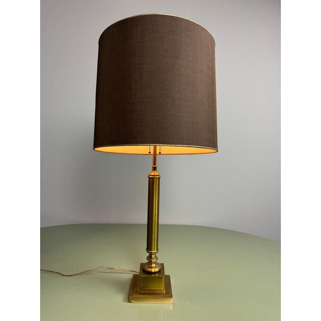 Hollywood Regency Brass Column Table Lamp attributed to Maison Jansen France, 1970s For Sale - Image 13 of 15