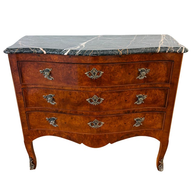 Henredon Villandry French Provincial Louis XV Burl Wood Italian Marble Top Bombe Chest - 3 Drawer Serpentine Commode For Sale - Image 9 of 16