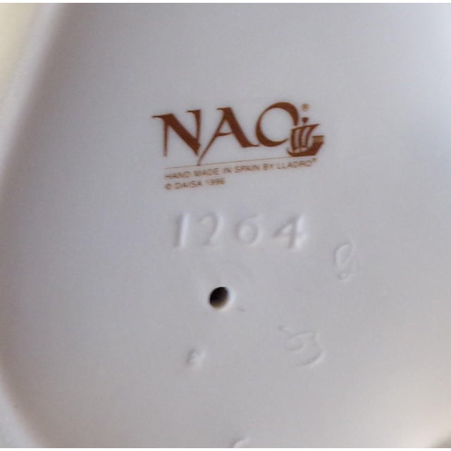 Ceramic 1990s Lladro Nao Large (11 Inch) Figurine, "Girl With Bird", or "Feathered Friend", #1264 For Sale - Image 7 of 7