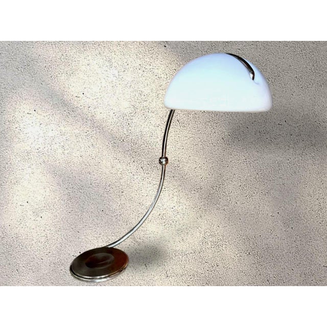 Martinelli Luce Mid-Century Serpente Floor Lamp in Chrome by Elio Martinelli for Martinelli Luce For Sale - Image 4 of 18