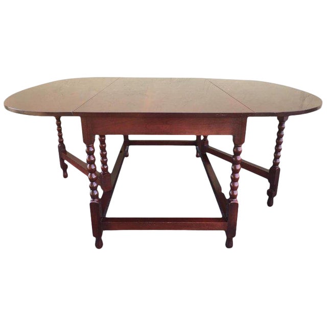American Sheraton Cherry Acanthus Carved Drop-Leaf Table, Circa 1820 For Sale
