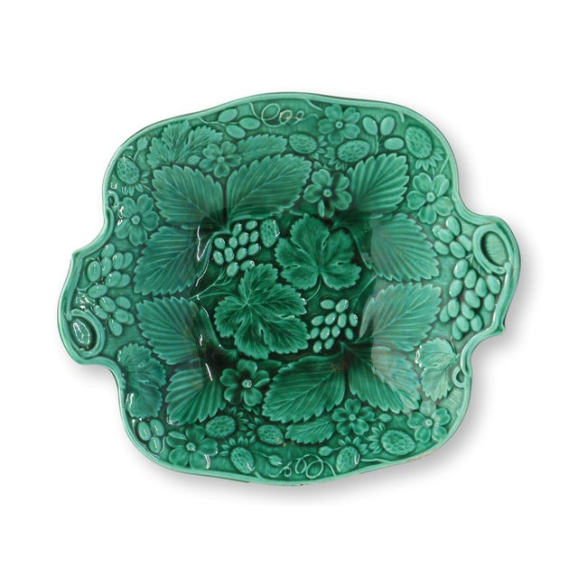 19th Century 19thC English Majolica Strawberry Plates, a Pair For Sale - Image 5 of 5