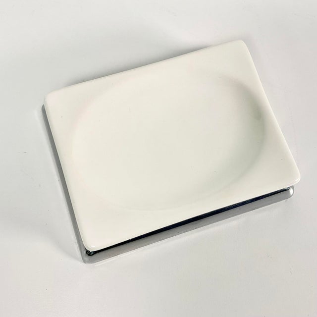 1980s Vintage Modern Contemporary Enameled Soap Dish. For Sale - Image 4 of 7