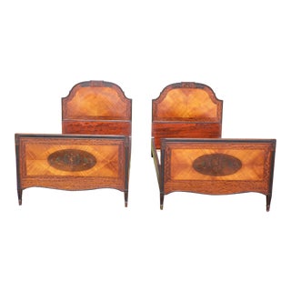Vintage Pair Mahogany Hand Painted Royal Furniture Co. French Style Twin Beds For Sale