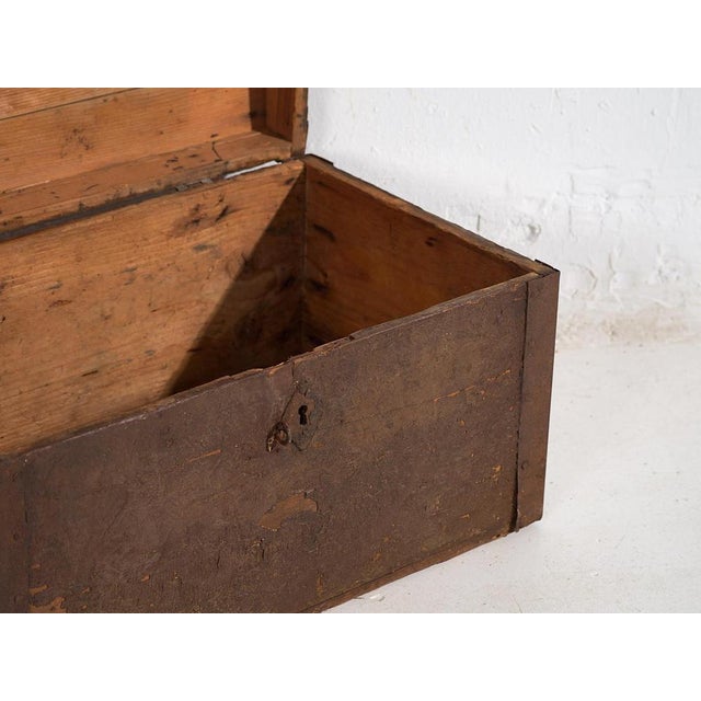 Brown Vintage Chest with Metal Structure, 1920 For Sale - Image 8 of 14