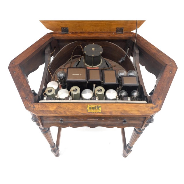 Antique c1920s Tube Radio Stunning American Walnut Cabinet Lift Top Table MINT For Sale - Image 17 of 18
